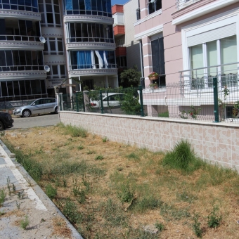 AKÇAY SARIKIZ'DA 3+1 GENİŞ FERAH 160M GİRİŞ ÜSTÜ SATILIK DAİRE