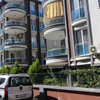 Akçay İkizçay'da satılık sitede asansörlü doğalgazlı 3+1 yeni daire