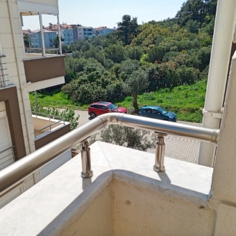 REPAL' den Sarımsaklı Merkezde 2+1 Eşyalı Site İçinde Satılık Daire.
