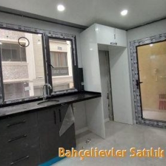 Bahçelievler  Siyavuşpaşa Satılık sıfır 2+1 ara kat daire.