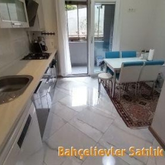 Bağcılar Güneşli site içinde 2+1 muhteşem satılık daire.