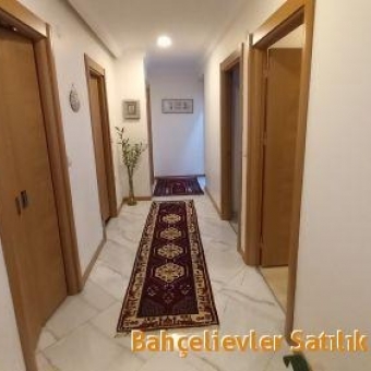 Bağcılar Güneşli site içinde 2+1 muhteşem satılık daire.