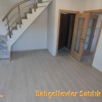 Bahçelievler  feritselimpaşa cad. satılık sıfır 4+1 dubleks daire.