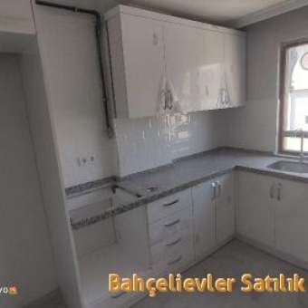 Bahçelievler  feritselimpaşa cad. satılık sıfır 4+1 dubleks daire.