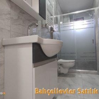 Bahçelievler  feritselimpaşa cad. satılık sıfır 4+1 dubleks daire.