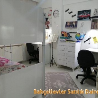 Bahçelievler  Soğanlı satılık 2+1 ara kat fırsat daire.