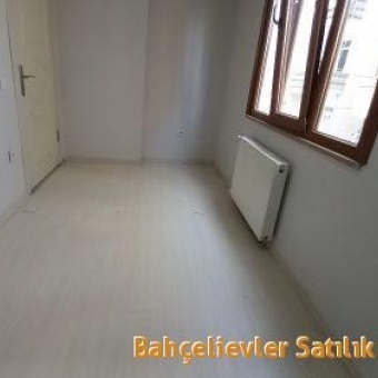 Bahçelievler  Zafer mah. Satılık sıfır 1+1 ara kat yeni daire.