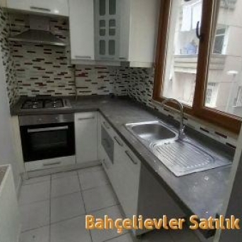 Bahçelievler  Zafer mah. Satılık sıfır 1+1 ara kat yeni daire.