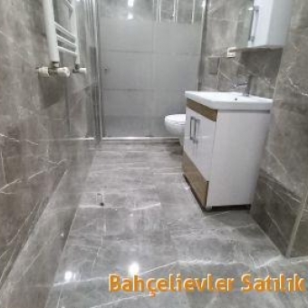 Bahçelievler  Zafer mah. Satılık sıfır 1+1 ara kat yeni daire.