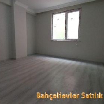 Bahçelievler  Hürriyet Satılık sıfır 2+1 ara kat daire.