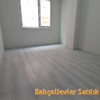 Bahçelievler  Hürriyet Satılık sıfır 2+1 ara kat daire.