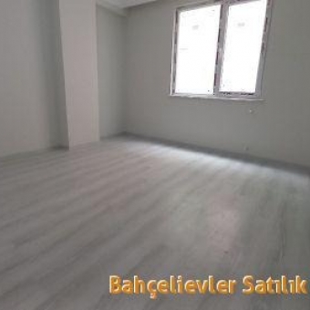 Bahçelievler  Hürriyet Satılık sıfır 2+1 ara kat daire.