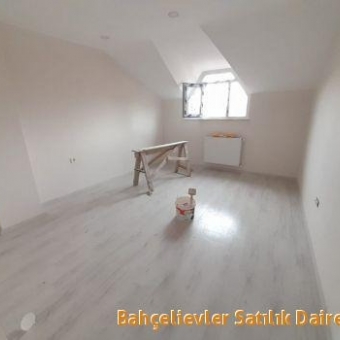 Bahçelievler  Hürriyet mah. Satılık sıfır 5+2 süper dubleks daire.