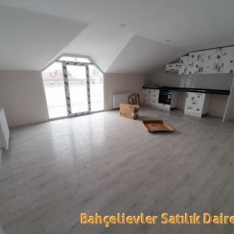 Bahçelievler  Hürriyet mah. Satılık sıfır 5+2 süper dubleks daire.