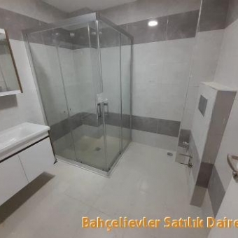 Bahçelievler  Hürriyet mah. Satılık sıfır 5+2 süper dubleks daire.