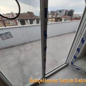 Bahçelievler  Hürriyet mah. Satılık sıfır 5+2 süper dubleks daire.