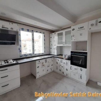 Bahçelievler  Hürriyet mah. Satılık sıfır 5+2 süper dubleks daire.