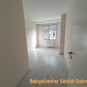 Bahçelievler  Hürriyet mah. Satılık sıfır 5+2 geniş dubleks daire.