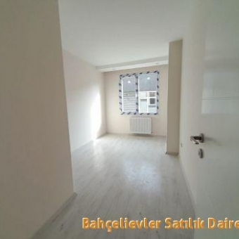 Bahçelievler  Hürriyet mah. Satılık sıfır 5+2 geniş dubleks daire.