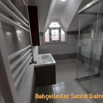 Bahçelievler  Hürriyet mah. Satılık sıfır 5+2 geniş dubleks daire.