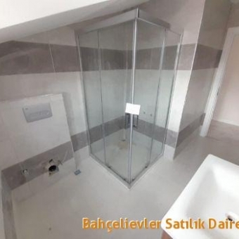 Bahçelievler  Hürriyet mah. Satılık sıfır 5+2 geniş dubleks daire.