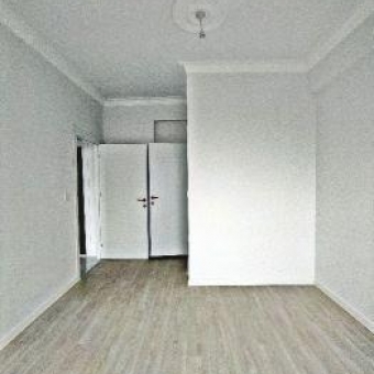 Bağcılar Güneşli Site içinde 2+1 ara kat sıfır satılık otoparklı daire.