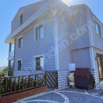 Büyük Çekmece 5+2 satılık villa